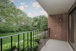 212 W St Charles Rd, Lombard, IL 60148 - Photo 14