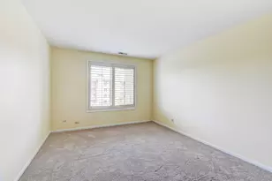 701 Lake Hinsdale Dr, Willowbrook, IL 60527 - Photo 16