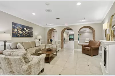 701 Lake Hinsdale Drive #412, Willowbrook, IL 60527 - Photo 2