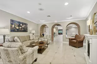 701 Lake Hinsdale Dr, Willowbrook, IL 60527 - Photo 2