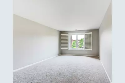 701 Lake Hinsdale Drive #412, Willowbrook, IL 60527 - Photo 12