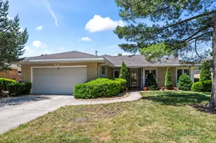 514 S Owen Street S, Mount Prospect, IL 60056 - Photo 2
