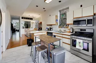 708 W Buckingham Pl, Chicago, IL 60657 - Photo 46