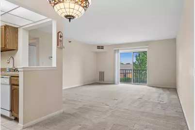 1 Bloomingdale Place #220, Bloomingdale, IL 60108 - Photo 8