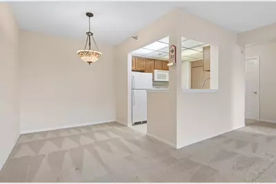 1 Bloomingdale Place #220, Bloomingdale, IL 60108 - Photo 4