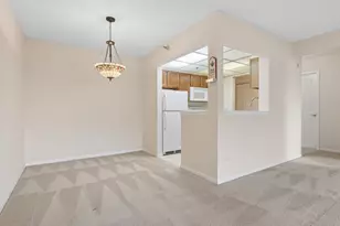 1 Bloomingdale Pl, Bloomingdale, IL 60108 - Photo 4