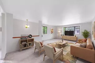 2 Dennis Ct, Schaumburg, IL 60193 - Photo 6