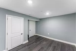 1121 N Leclaire Ave, Chicago, IL 60651 - Photo 10