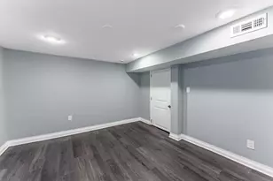 1121 N Leclaire Ave, Chicago, IL 60651 - Photo 8