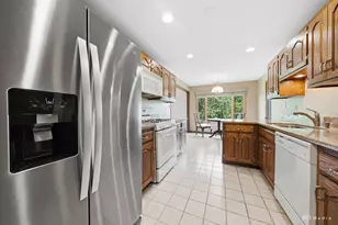 9822 Mill Dr W, Palos Park, IL 60464 - Photo 10