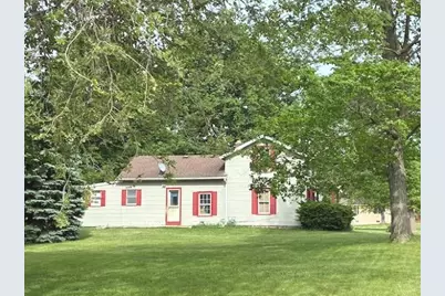 704 W Grant Highway, Marengo, IL 60152 - Photo 2