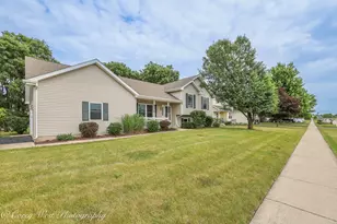 480 N Aspen Dr, Cortland, IL 60112 - Photo 2