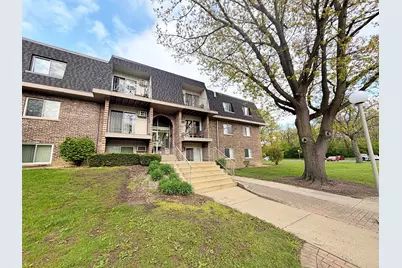 841 Blossom Lane #203, Prospect Heights, IL 60070 - Photo 2