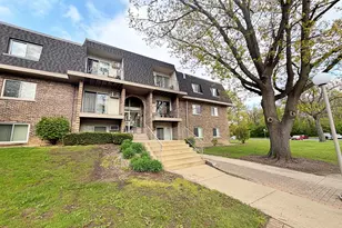 841 Blossom Ln, Prospect Heights, IL 60070 - Photo 2