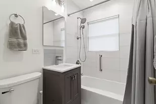 1725 Sunset Ridge Rd, Glenview, IL 60025 - Photo 22