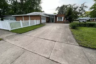 616 Seneca Dr, Aurora, IL 60506 - Photo 4
