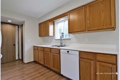 661 Silver Creek Road #661, Woodstock, IL 60098 - Photo 8