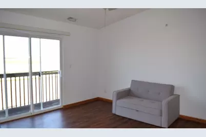 565 N Strack Street #302, Cortland, IL 60112 - Photo 2