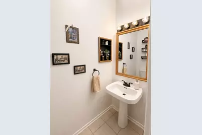 1935 N Fairfield Avenue #307, Chicago, IL 60647 - Photo 16