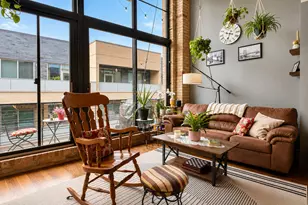1935 N Fairfield Ave, Chicago, IL 60647 - Photo 6
