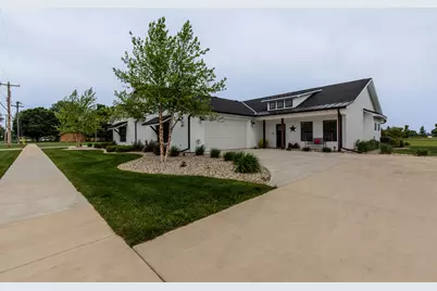 807 E Thompson Street, Princeton, IL 61356 - Photo 1