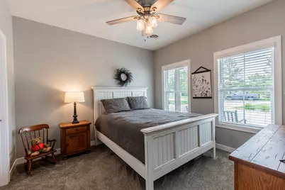 807 E Thompson Street, Princeton, IL 61356 - Photo 18