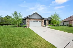 104 Larking Ave, Dekalb, IL 60115 - Photo 4
