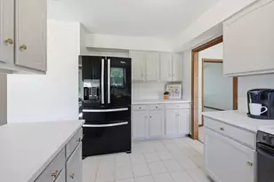 254 Woodville Ln, Schaumburg, IL 60193 - Photo 10