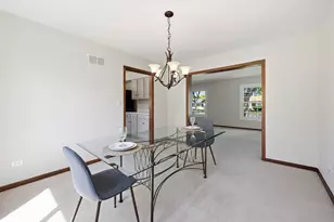 254 Woodville Ln, Schaumburg, IL 60193 - Photo 6
