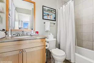 2146 N Lincoln Ave, Chicago, IL 60614 - Photo 16
