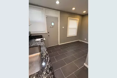 2448 E 74th Street, Chicago, IL 60649 - Photo 12