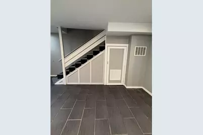 2448 E 74th Street, Chicago, IL 60649 - Photo 32