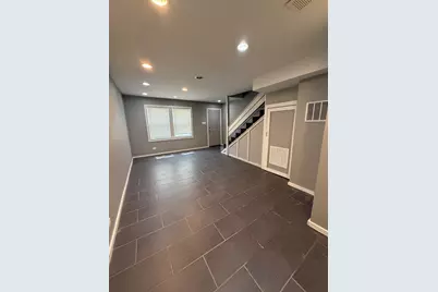 2448 E 74th Street, Chicago, IL 60649 - Photo 2