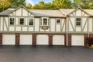 156 W Golf Rd, Libertyville, IL 60048 - Photo 2