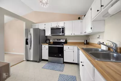 156 W Golf Road #E, Libertyville, IL 60048 - Photo 8