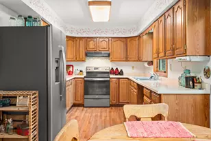 305 Stetzer St, Elburn, IL 60119 - Photo 10