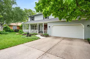 305 Stetzer St, Elburn, IL 60119 - Photo 4