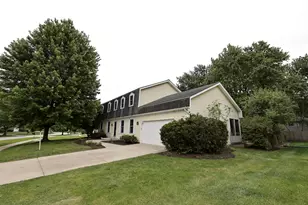 2418 Flambeau Dr, Naperville, IL 60564 - Photo 2