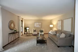 2418 Flambeau Dr, Naperville, IL 60564 - Photo 4