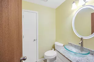 1626 Vermont Dr, Elk Grove Village, IL 60007 - Photo 10