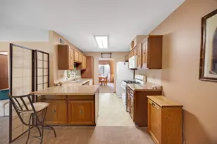 1626 Vermont Dr, Elk Grove Village, IL 60007 - Photo 8