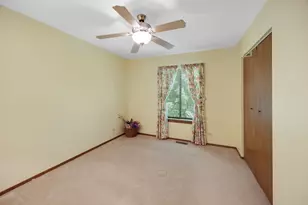 1626 Vermont Dr, Elk Grove Village, IL 60007 - Photo 16
