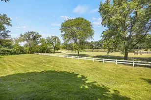 1626 Vermont Dr, Elk Grove Village, IL 60007 - Photo 24