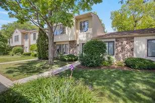 1626 Vermont Dr, Elk Grove Village, IL 60007 - Photo 2
