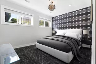1634 W Surf St, Chicago, IL 60657 - Photo 56