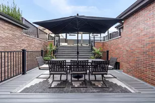 1634 W Surf St, Chicago, IL 60657 - Photo 24