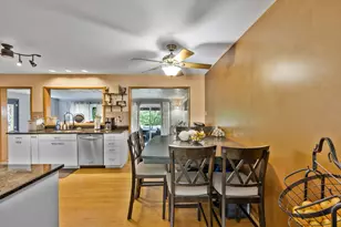 724 Lexington Dr, Chicago Heights, IL 60411 - Photo 2