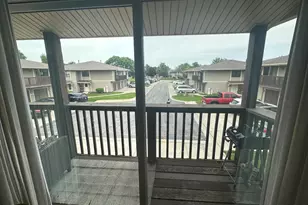 5700 Dutch Mill Ct, Hanover Park, IL 60133 - Photo 12