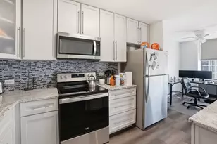 5757 N Sheridan Rd, Chicago, IL 60660 - Photo 12