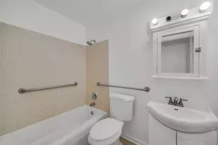 10369 Dearlove Rd, Glenview, IL 60025 - Photo 18